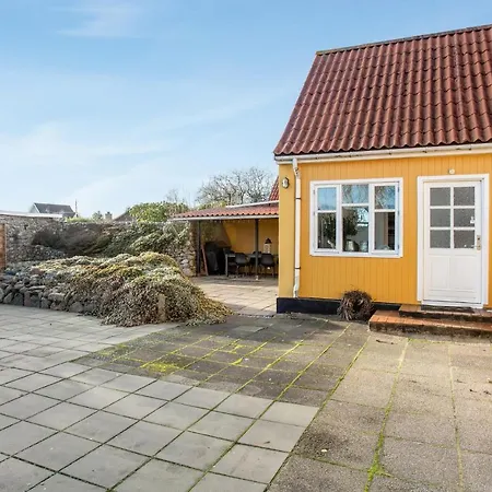 Casa vacanze Lovely In With Kitchen