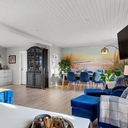 Lovely In With Kitchen