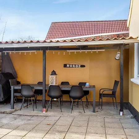 Lovely In With Kitchen *