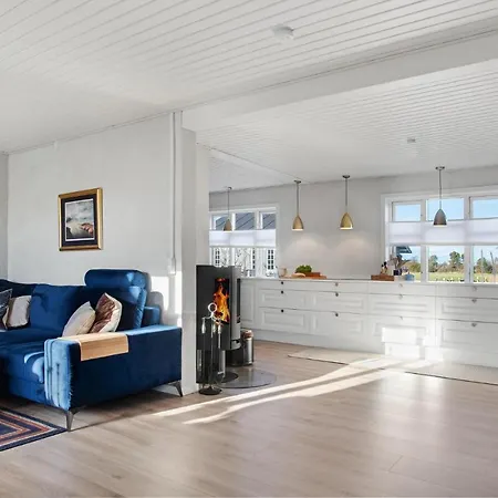 Lovely In With Kitchen